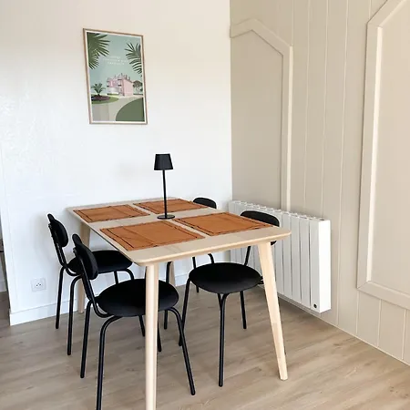 Dans Résidence De Standing *