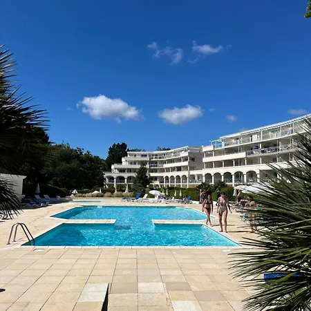 Dans De Standing * La Baule