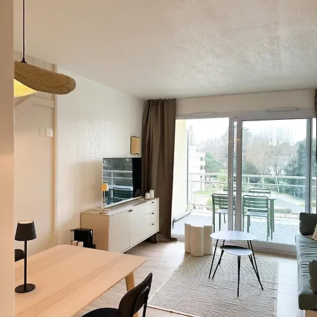 Dans De Standing Apartment
