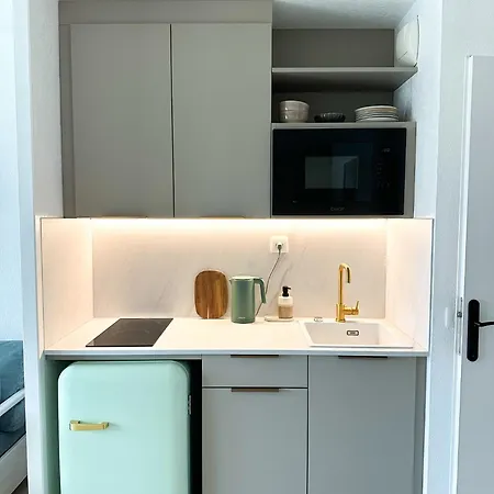 Dans Résidence De Standing *